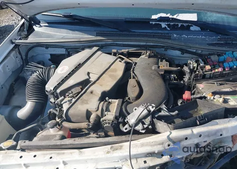 2011 Toyota Tacoma Prerunner V6 from USA, damaged, VIN 3TMJU4GN3BM111594